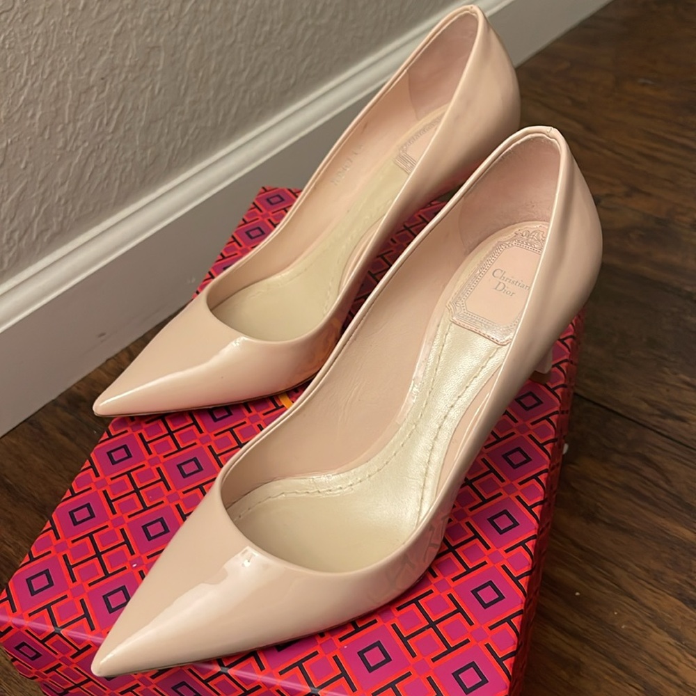 **SOLD** Christian Dior Cherie Pointy Pump patent leather heels
